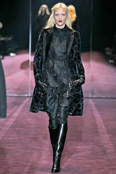 Look 2